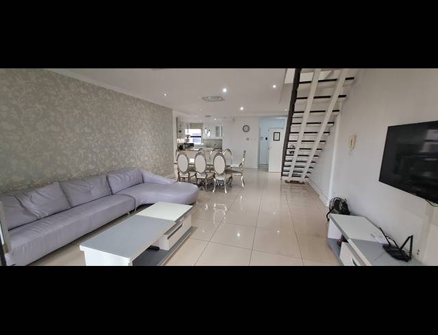 4 BEDROOM PENTHOUSE FOR SALE IN NEW TOWN CENTRE